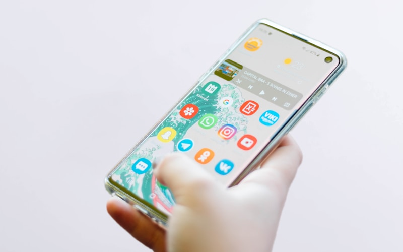 Smartphone com aplicativos de produtividade